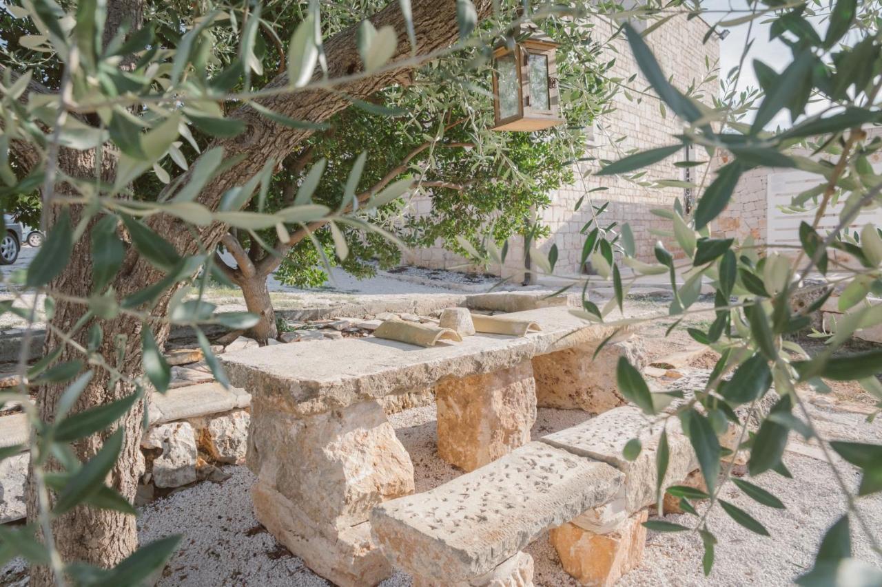 Trulli Harmonia Con Piscina - Альберобелло Екстер'єр фото